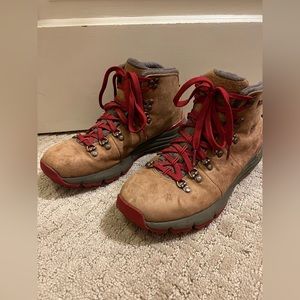 Danner Mountain 600 Hiking Boots